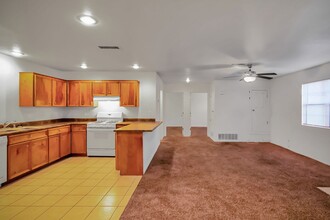 Tremont Place Apartments in El Paso, TX - Building Photo - Building Photo