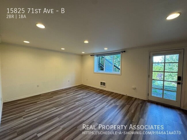 15825 71st Ave NE in Kenmore, WA - Building Photo - Building Photo