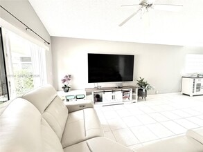 4128 Sapphire Terrace in Weston, FL - Building Photo - Building Photo