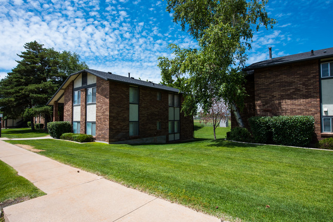 Mountain Ridge Manor in Ogden, UT - Foto de edificio - Building Photo