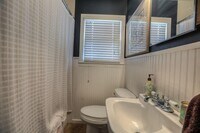 1421 Cortlandt St photo'