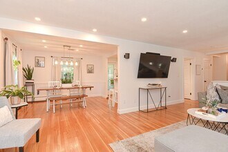 7 Lynch Ave in Dedham, MA - Building Photo - Building Photo