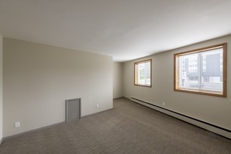 2788 S Fulton St, Unit 1 in Milwaukee, WI - Building Photo - Building Photo