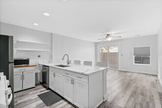 1726 N Kedzie Ave in Chicago, IL - Building Photo - Building Photo