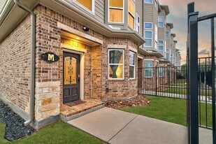 2020 McGowen St in Houston, TX - Building Photo