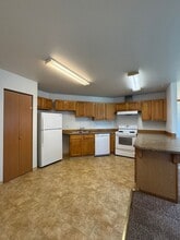 907 E White Birch Ave in Ellensburg, WA - Building Photo - Building Photo