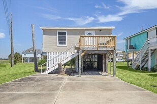 4011 Vista Blvd in Galveston, TX - Building Photo