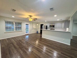 710 McDivitt Dr in Garland, TX - Building Photo - Building Photo