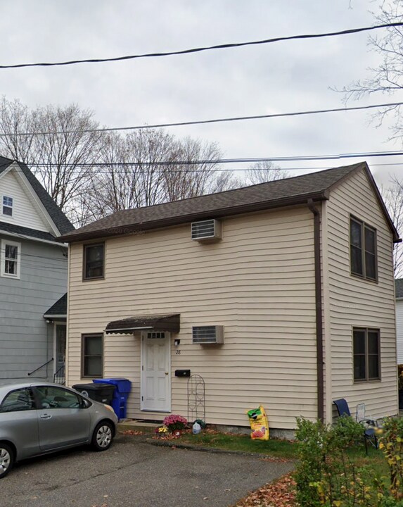 28 Willow Plz, Unit 28 Willow Street - 2nd Fl in Torrington, CT - Building Photo