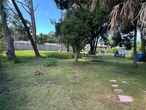 2866 E Rainbow Cir in Sarasota, FL - Building Photo - Building Photo