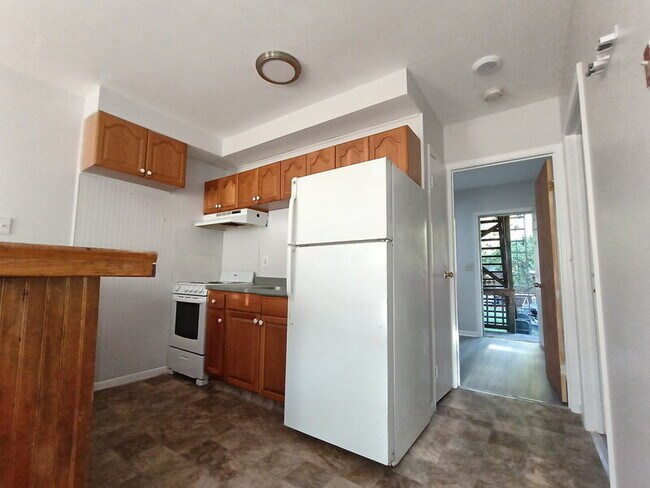3028 7th Ave in Troy, NY - Building Photo - Building Photo