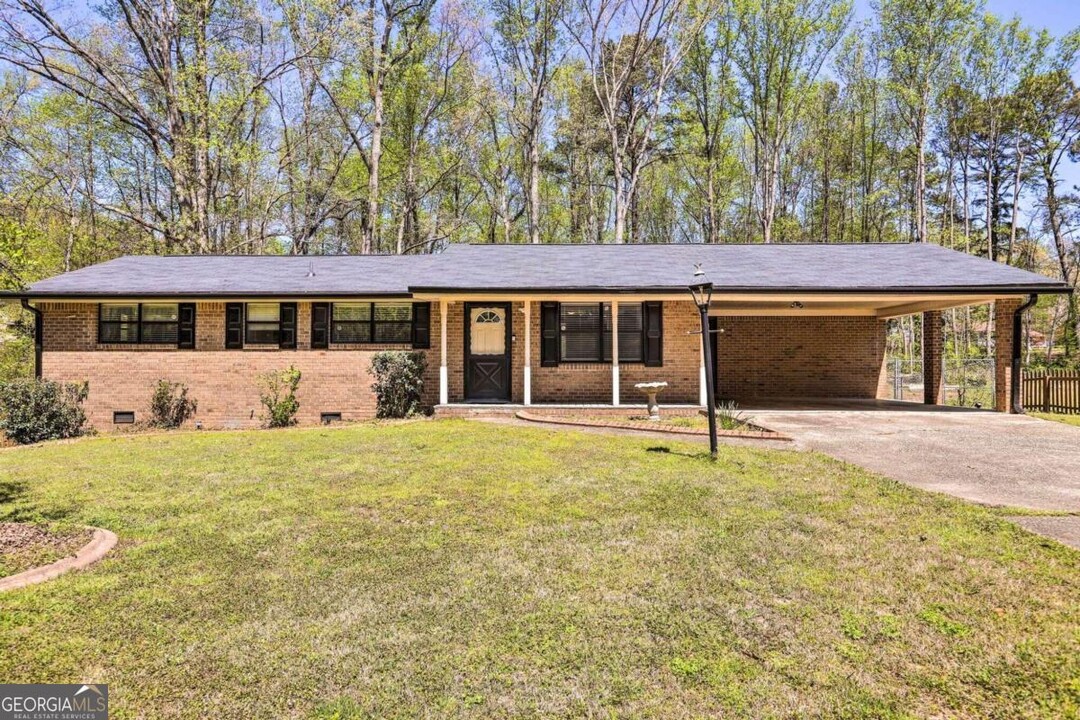 6207 Moss Dr in Douglasville, GA - Building Photo