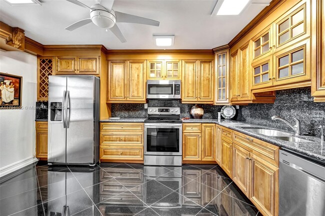 property at 3940 Inverrary Blvd