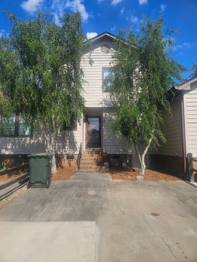 property at 103 Sunningdale Ct