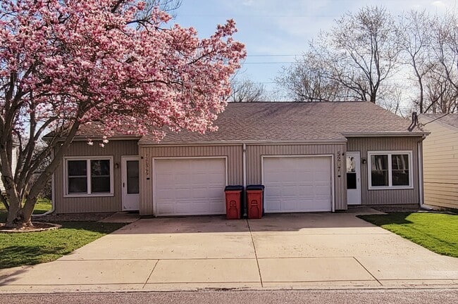property at 5205 N Montclair Ave