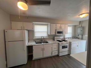 1842 28th Ave in East Moline, IL - Building Photo - Building Photo