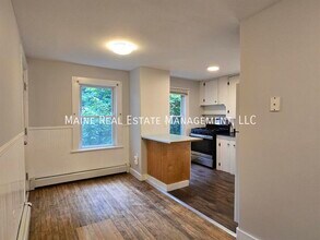 93 Newbury St in Auburn, ME - Building Photo - Building Photo