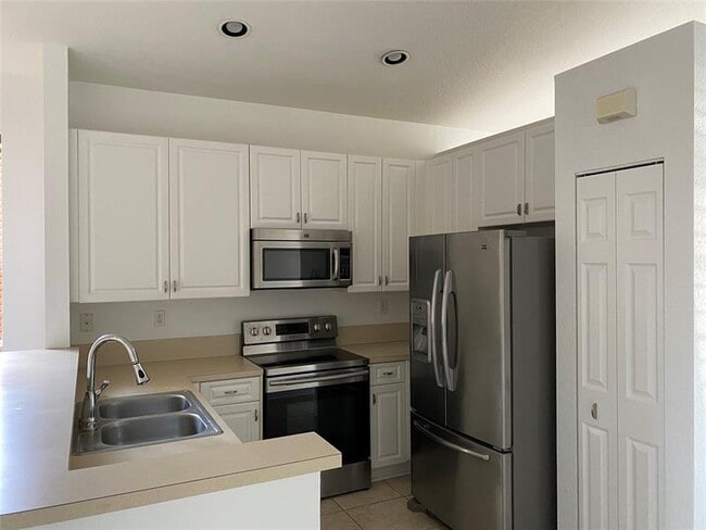 1720 NW 78th Way in Pembroke Pines, FL - Building Photo - Building Photo