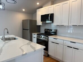 255 Salem St, Unit 2 in Medford, MA - Foto de edificio - Building Photo