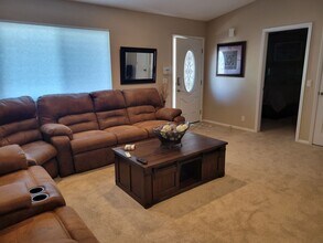 3740 Breakwater Dr in Lake Havasu City, AZ - Building Photo - Building Photo