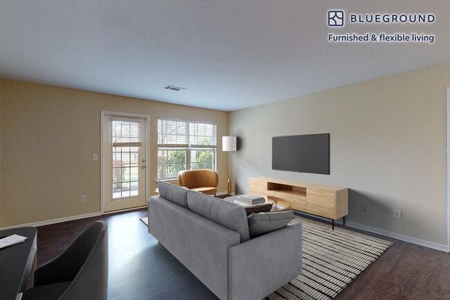 100 Court N Dr in Melville, NY - Building Photo - Building Photo