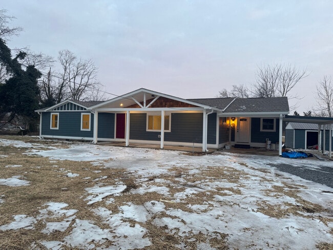 property at 330 Fountainhead Rd