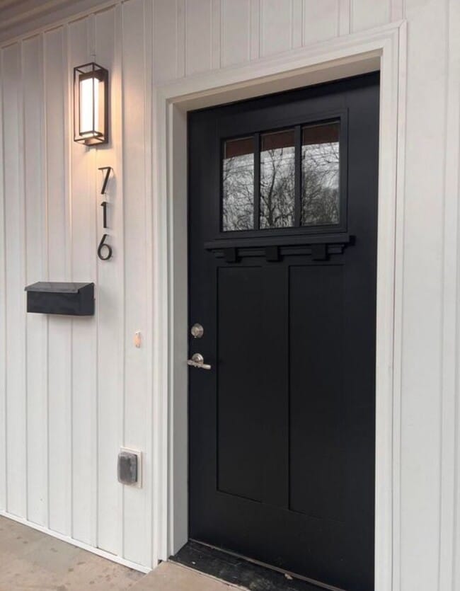 716 W Division St in Springfield, MO - Building Photo - Building Photo