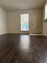 6910 S 1st St in Austin, TX - Building Photo - Building Photo