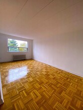 9 Elmsdale Rd in Toronto, ON - Building Photo - Building Photo