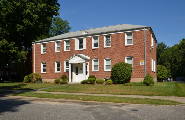 Bay Meadow Apartments in Springfield, MA - Building Photo - Building Photo