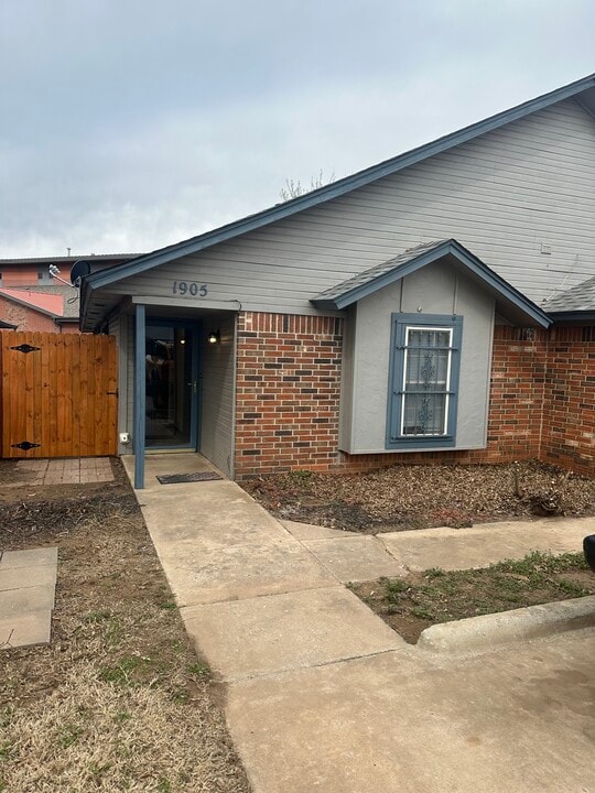 1905 Christie Dr in Midwest City, OK - Building Photo