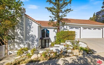 3630 Roberts View Pl in Los Angeles, CA - Building Photo - Building Photo