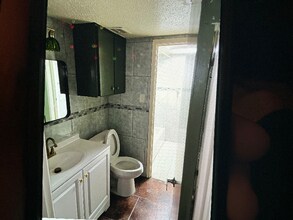 115 W Koenig Ln in Austin, TX - Foto de edificio - Building Photo