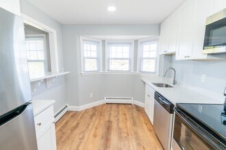 695 Talcottville Rd in Vernon, CT - Building Photo - Building Photo
