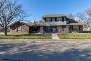 3411 Crossings Dr in Columbia, MO - Building Photo