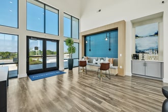 Birchway Quarry Falls in Fort Worth, TX - Foto de edificio - Building Photo