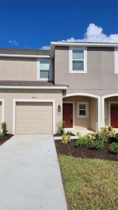 8580 Lunar Skye St in Sarasota, FL - Building Photo