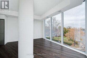 2 Manderley Dr in Toronto, ON - Building Photo - Building Photo