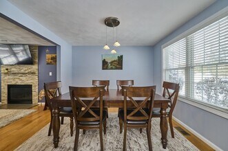 27 Cranberry Ln in Burlington, MA - Building Photo - Building Photo