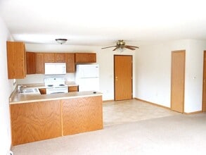 Allyson Court Apartments in Stevens Point, WI - Building Photo - Building Photo