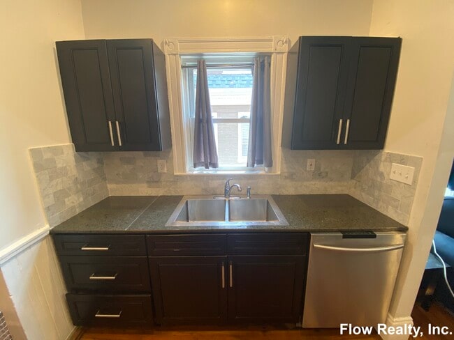 197 College Ave, Unit #3 in Somerville, MA - Building Photo - Building Photo