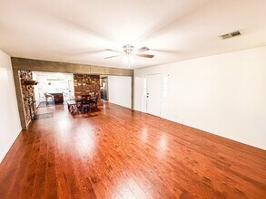 805 N Main St in Jennings, OK - Building Photo - Building Photo