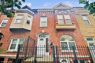 2336 W Taylor St in Chicago, IL - Building Photo