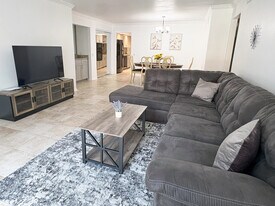 7500 Callaghan Rd, Unit #213 in San Antonio, TX - Building Photo