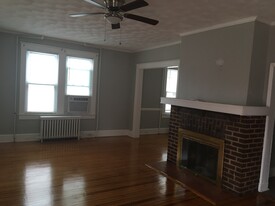 1323 22nd St in Newport News, VA - Building Photo