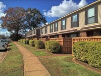 University Village at Walker Road - University Village at Walker Road Apartments in Jackson, Tennessee