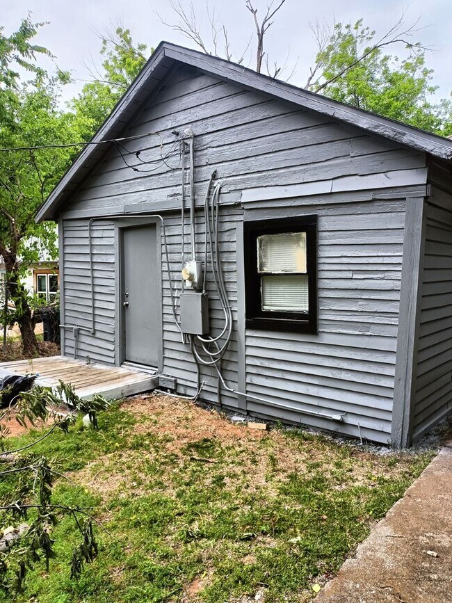 1812 NE 24th St in Oklahoma City, OK - Building Photo - Building Photo