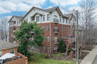 West End Circle Condominiums in Nashville, TN - Building Photo - Primary Photo