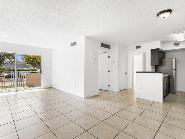 15221 SW 80th St in Miami, FL - Building Photo - Building Photo