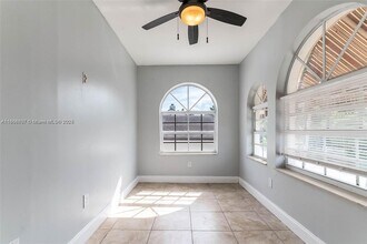1695 SW 11th St in Miami, FL - Building Photo - Building Photo